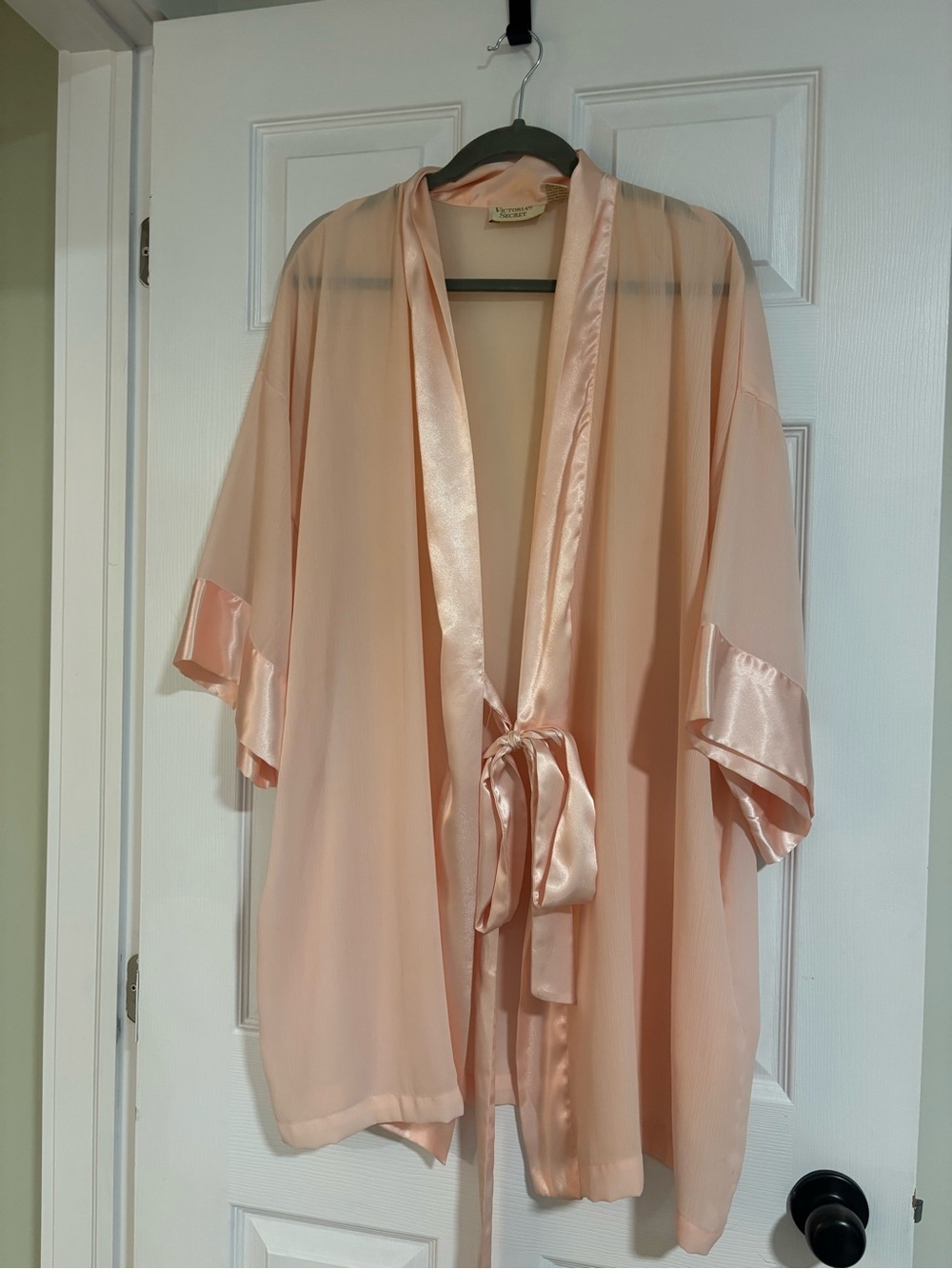 Victoria's Secret Peach Satin-Trim Kimono Robe